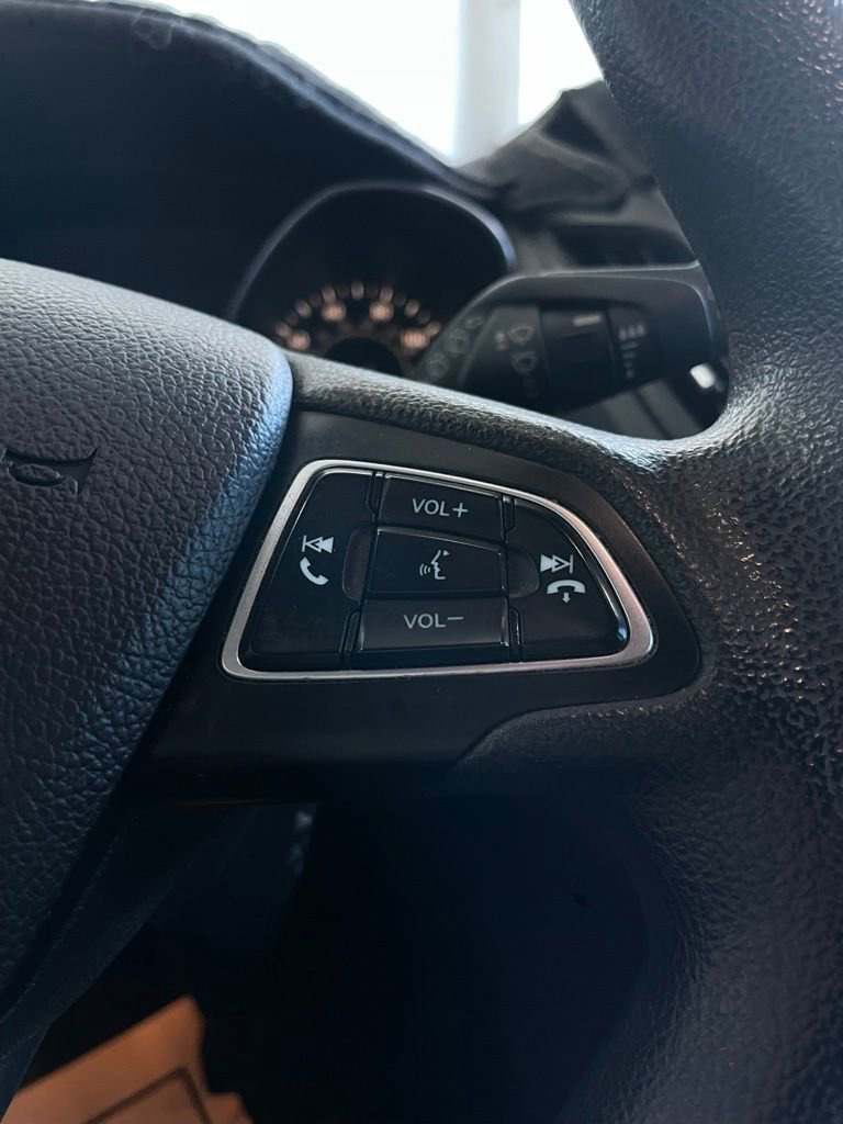 Used 2019 Ford Escape SE image 25