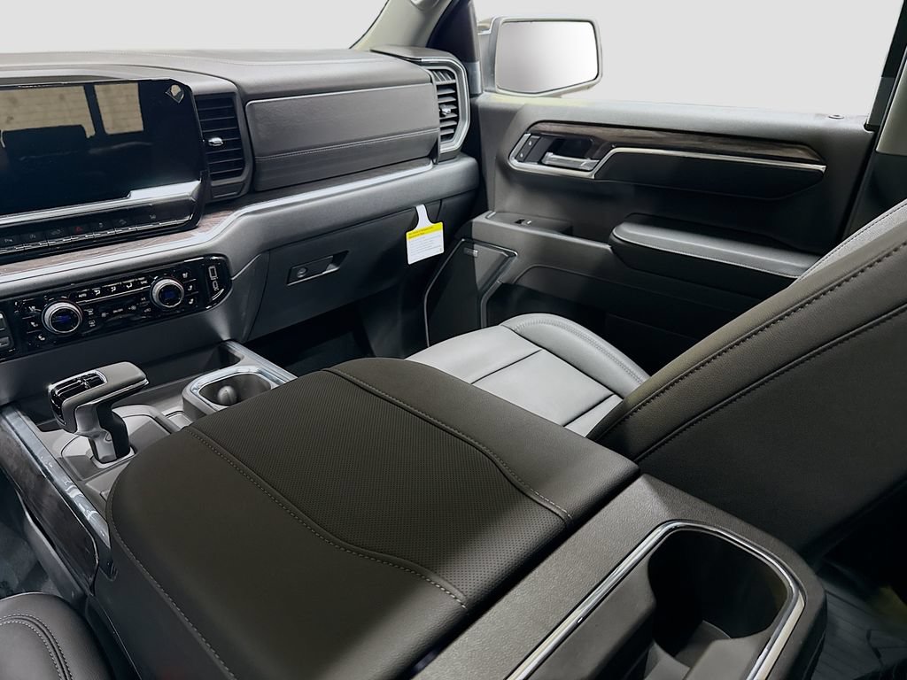 New 2026 Chevrolet Silverado 1500 LTZ w/ LTZ Premium Package AWD/4WD image 25