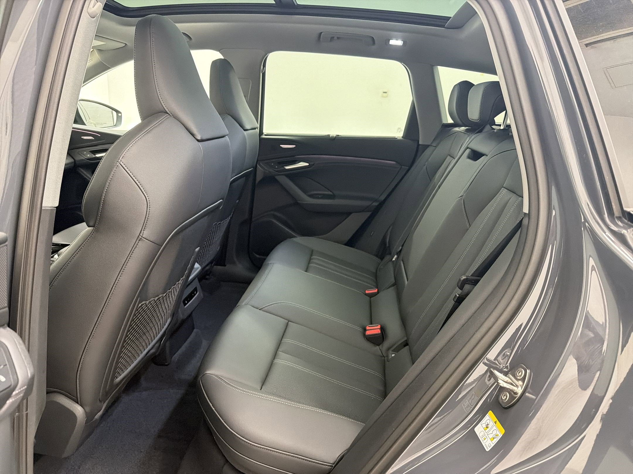 Used 2025 Audi Q6 e-tron Premium Plus w/ Premium Plus image 13