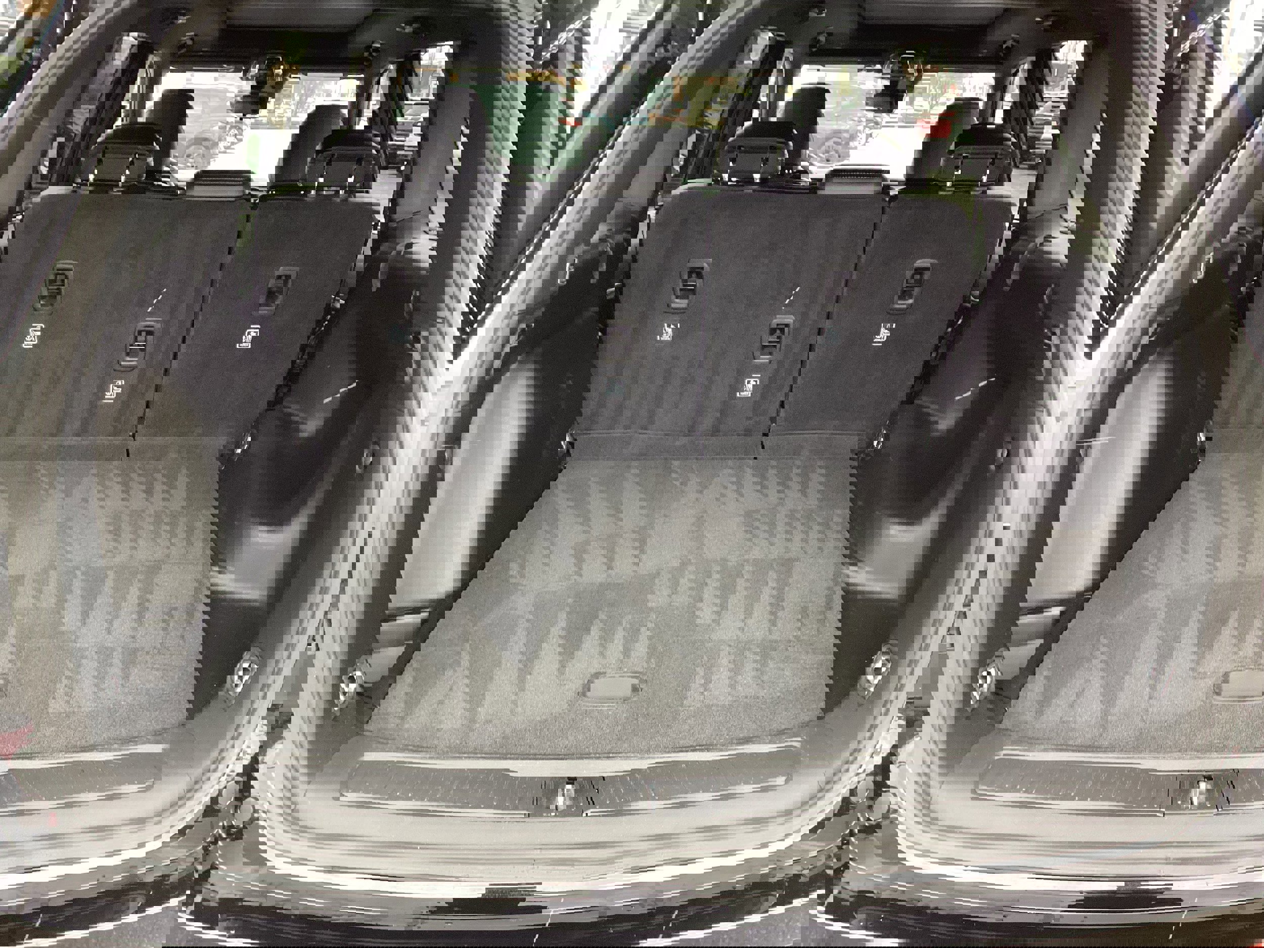 Used 2024 Jeep Grand Cherokee Limited w/ Luxury Tech Group II image 14