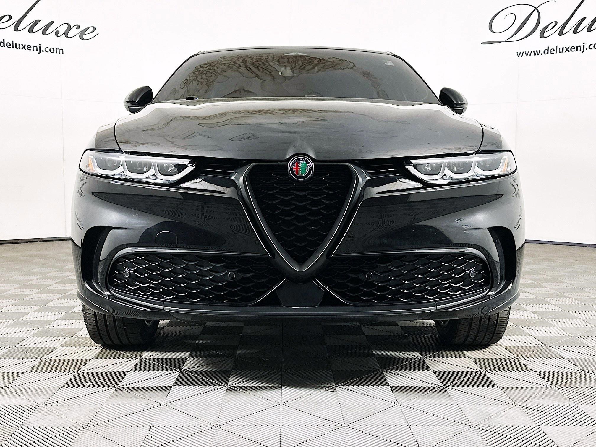 Used 2024 Alfa Romeo Tonale Veloce AWD/4WD image 2