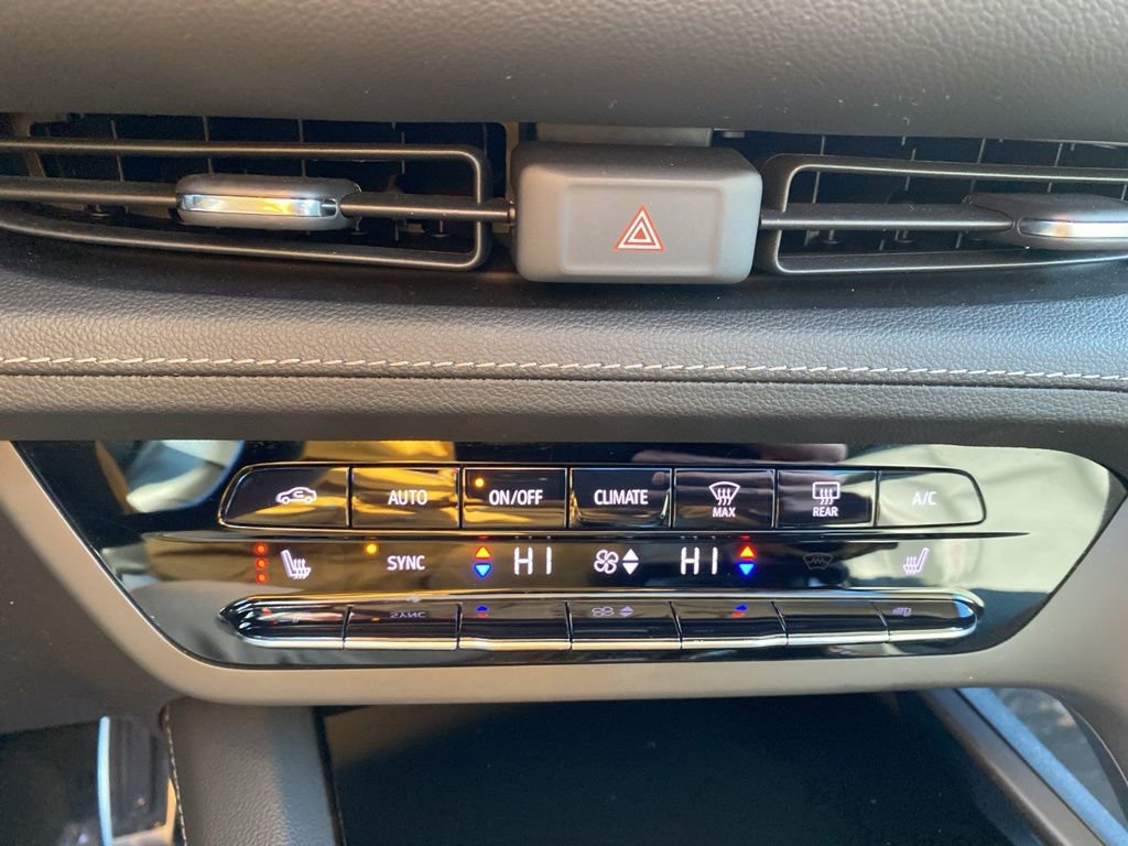Used 2023 Buick Envision Essence w/ Technology Package I image 23