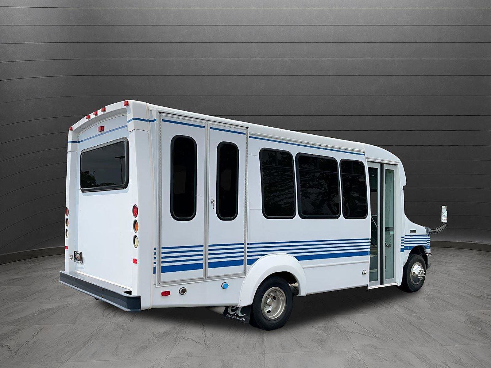 Used 2011 Ford E-350 and Econoline 350 Super Duty w/ Shuttle Bus Prep Pkg image 4