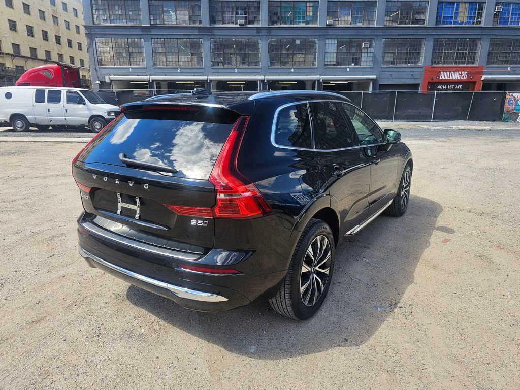Certified 2023 Volvo XC60 B5 Plus image 4