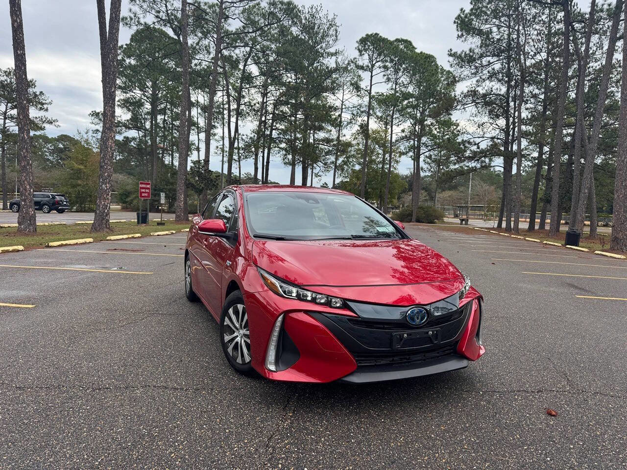 Used 2021 Toyota Prius Prime LE image 2