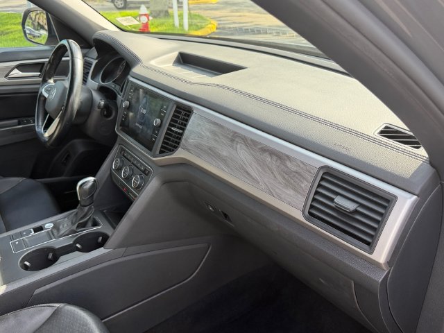 Used 2020 Volkswagen Atlas Cross Sport SE w/ Towing Package FWD image 20
