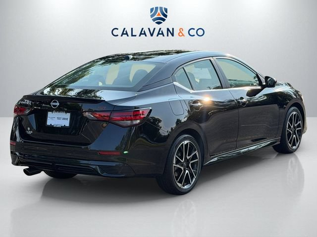 Used 2025 Nissan Sentra SR w/ SR Premium Package FWD image 7