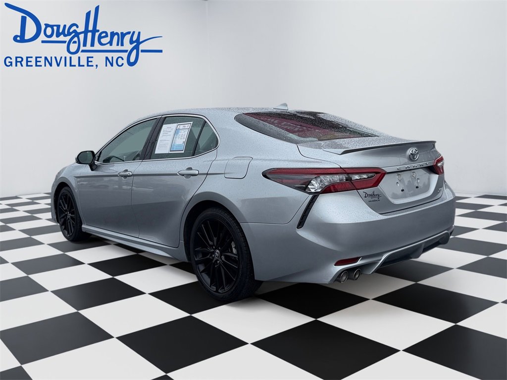 Used 2023 Toyota Camry XSE image 3