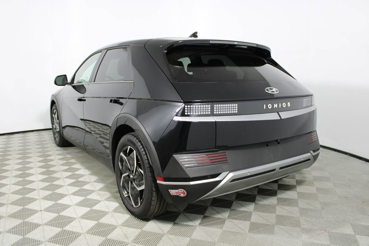 Used 2024 Hyundai Ioniq 5 SE image 31