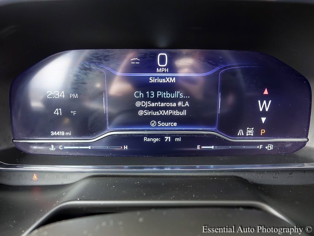 Used 2024 Chevrolet Suburban RST w/ Luxury Package image 23