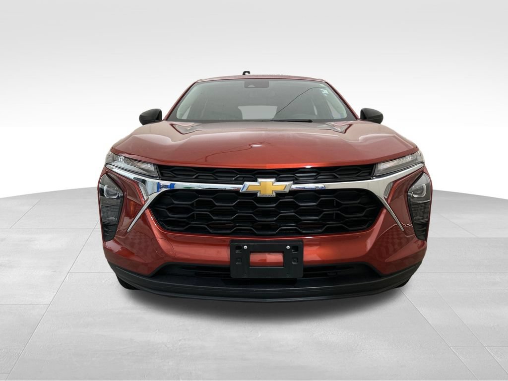 Used 2024 Chevrolet Trax LS w/ Driver Confidence Package FWD image 9