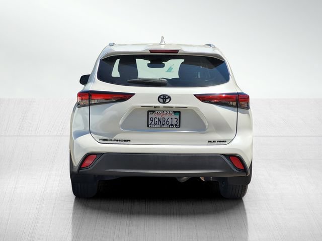 Used 2023 Toyota Highlander XLE AWD/4WD image 5