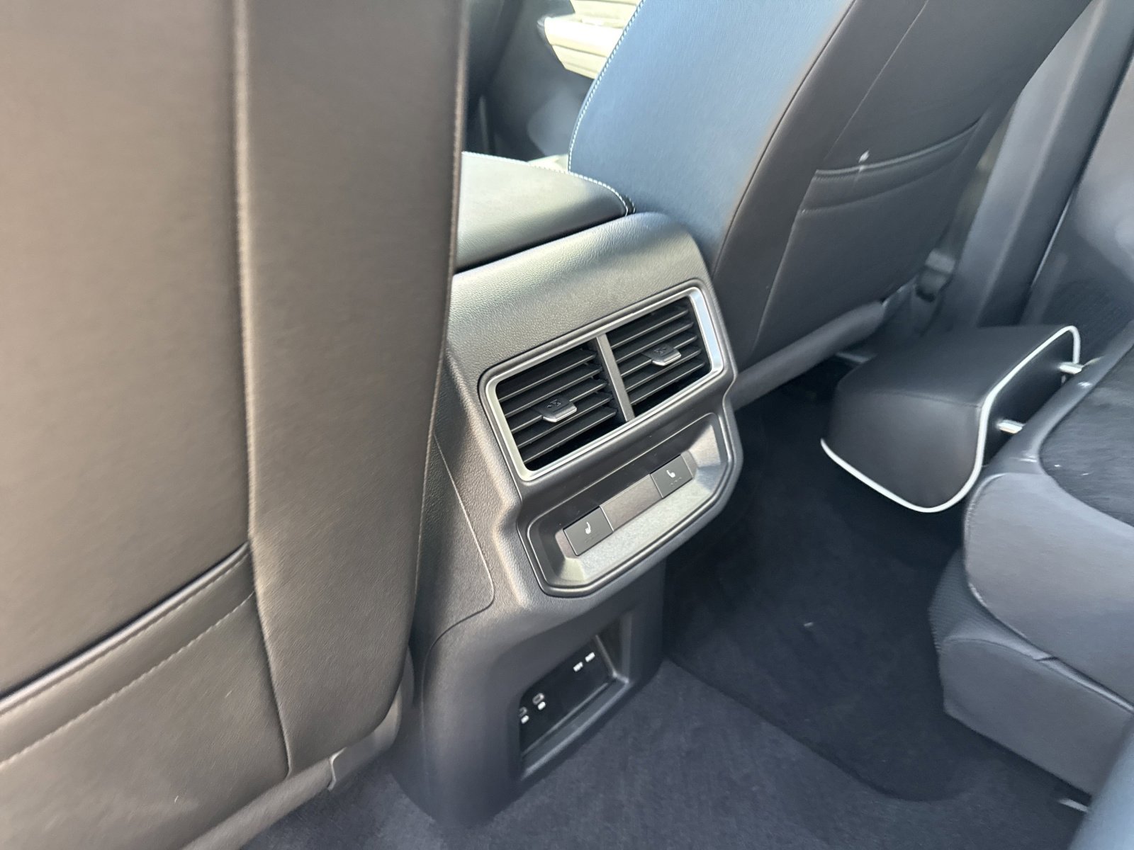 New 2026 Volkswagen Atlas Cross Sport SEL Premium R-Line image 21