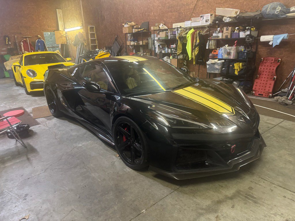Used 2024 Chevrolet Corvette E-Ray AWD/4WD image 3