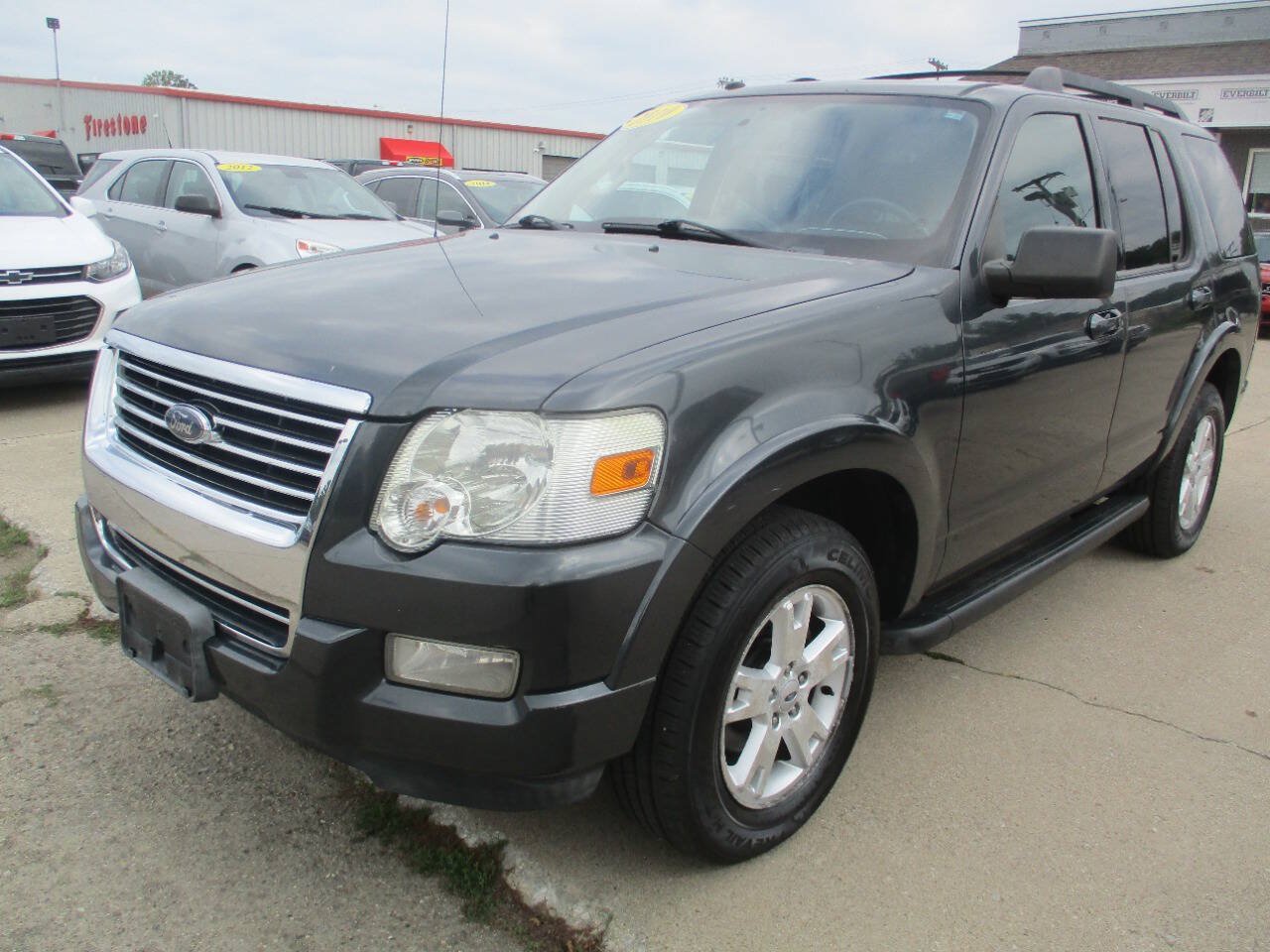 Used 2010 Ford Explorer XLT AWD/4WD image 2