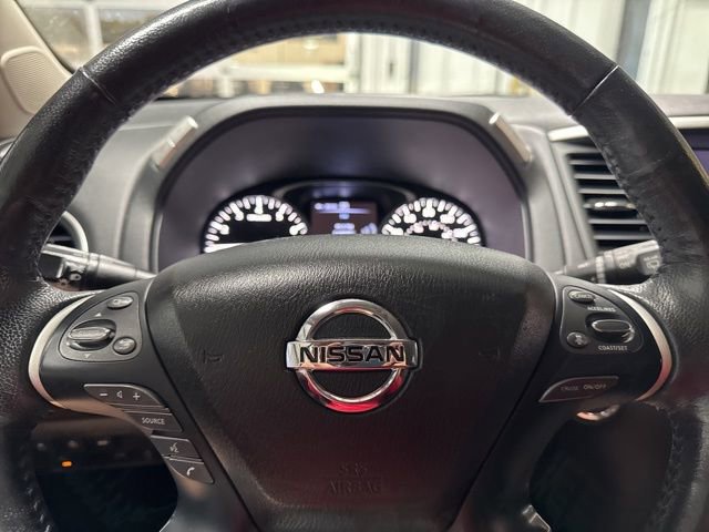 Used 2018 Nissan Pathfinder Platinum AWD/4WD image 14