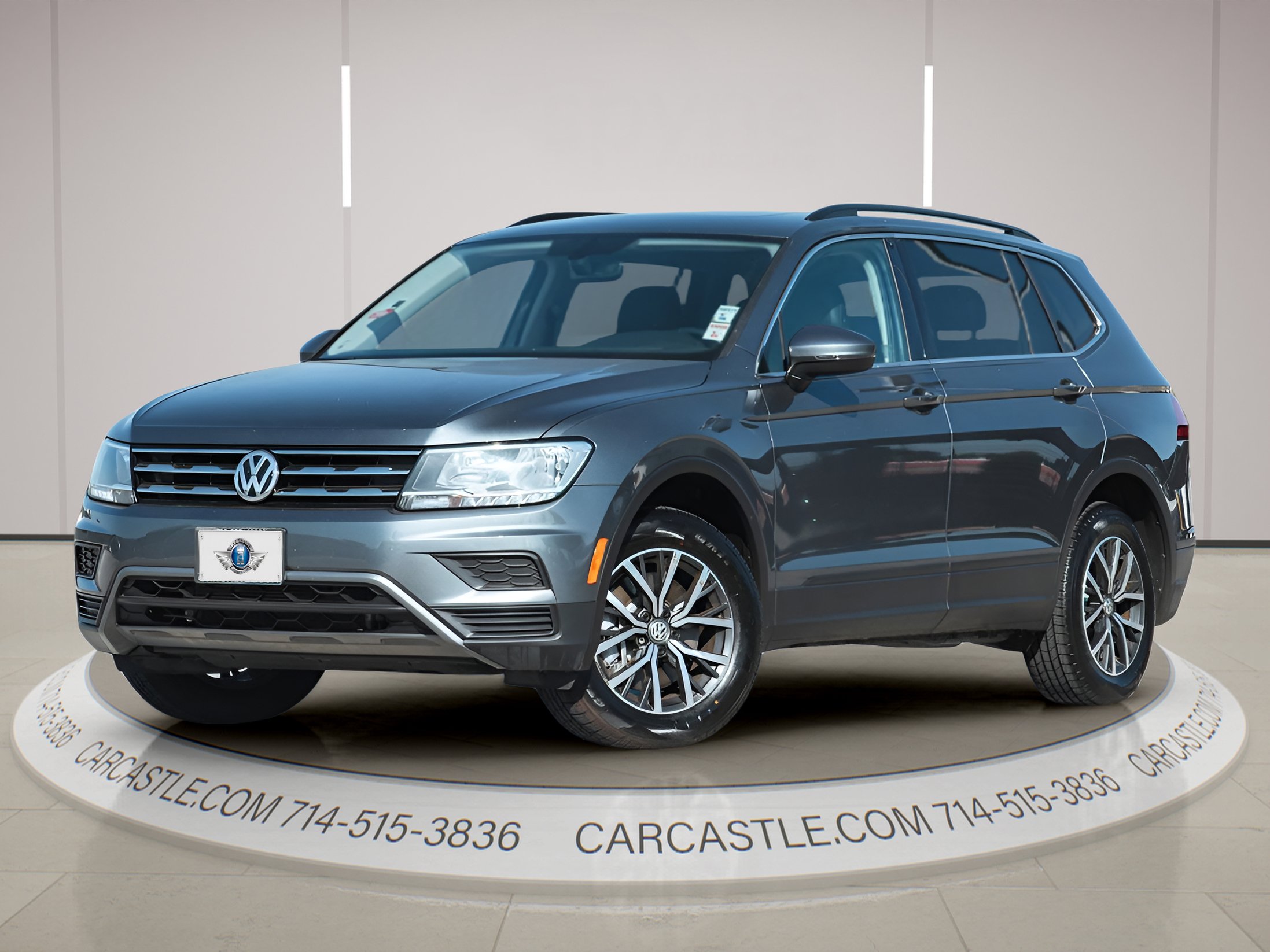 Used 2019 Volkswagen Tiguan SE w/ Panoramic Sunroof Package FWD image 1