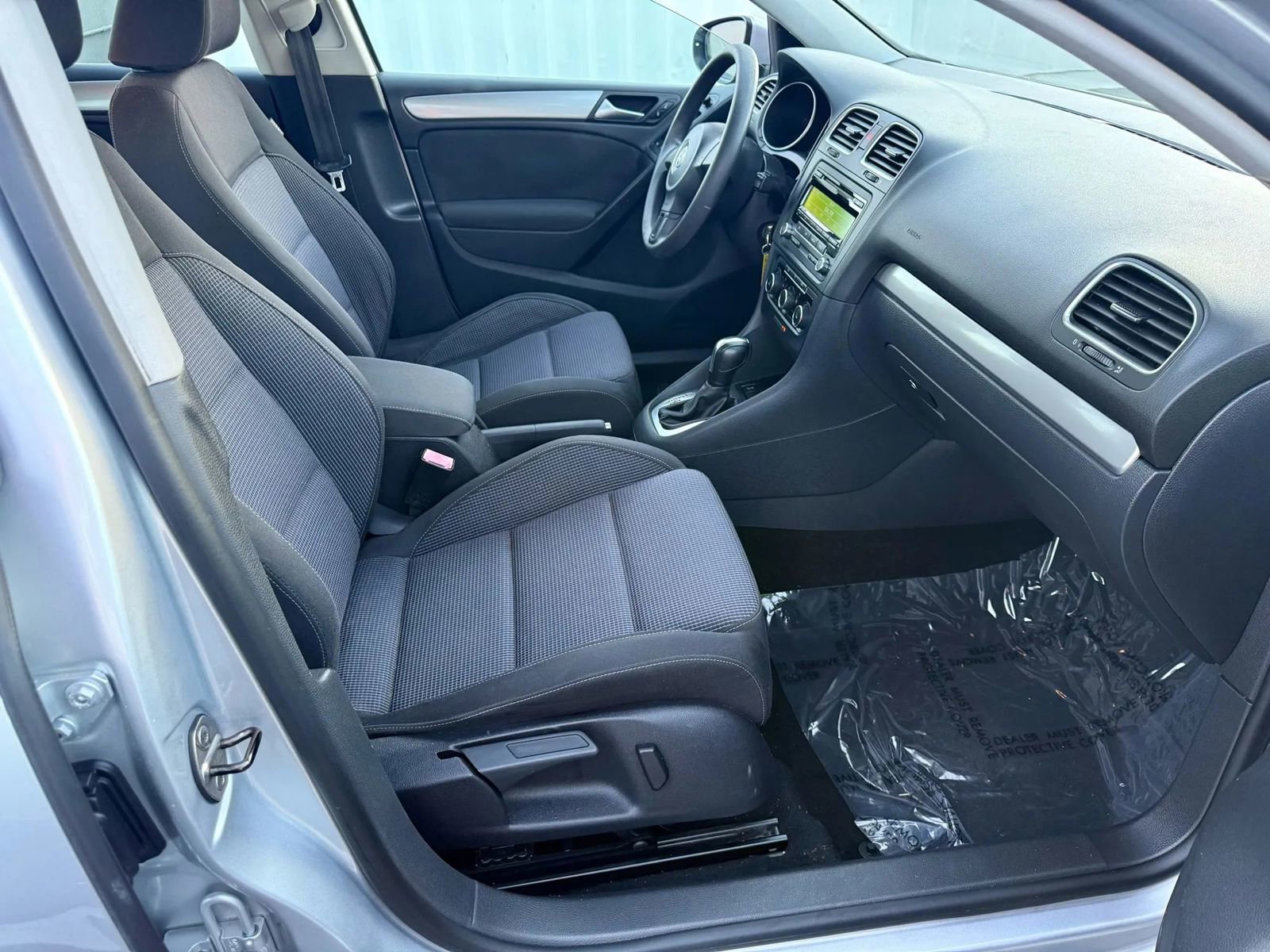 Used 2012 Volkswagen Golf 4-Door image 17