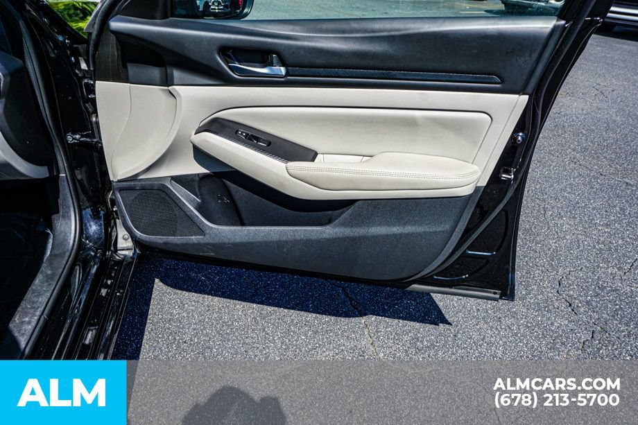 Used 2025 Nissan Altima 2.5 SV FWD image 48