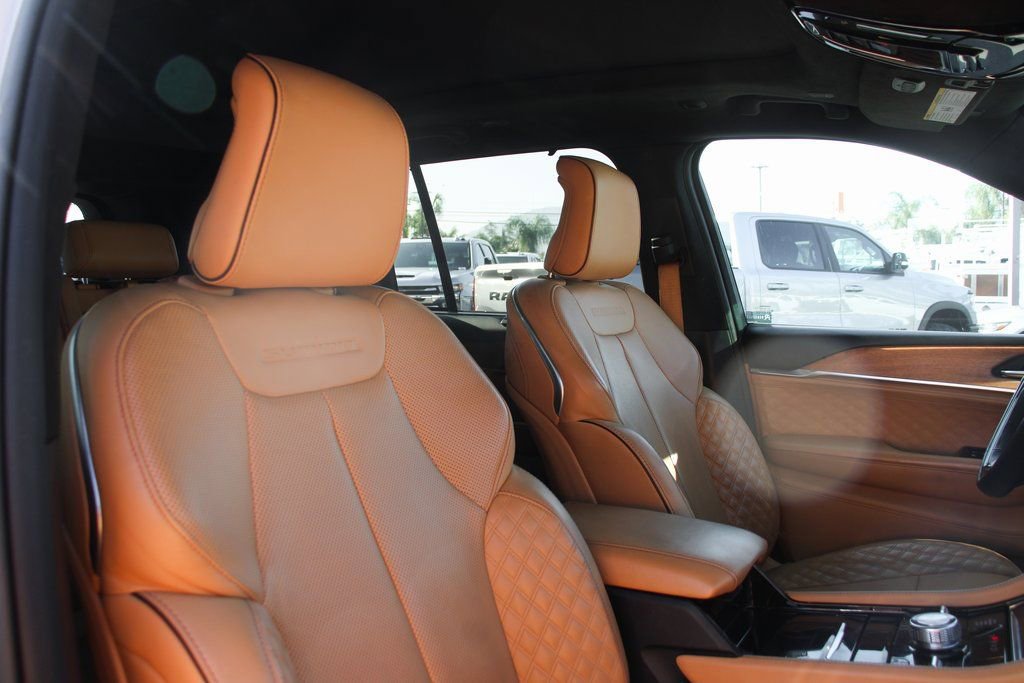 Used 2022 Jeep Grand Cherokee Summit AWD/4WD image 44