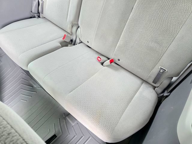 Used 2014 Toyota Sienna LE AWD/4WD image 50