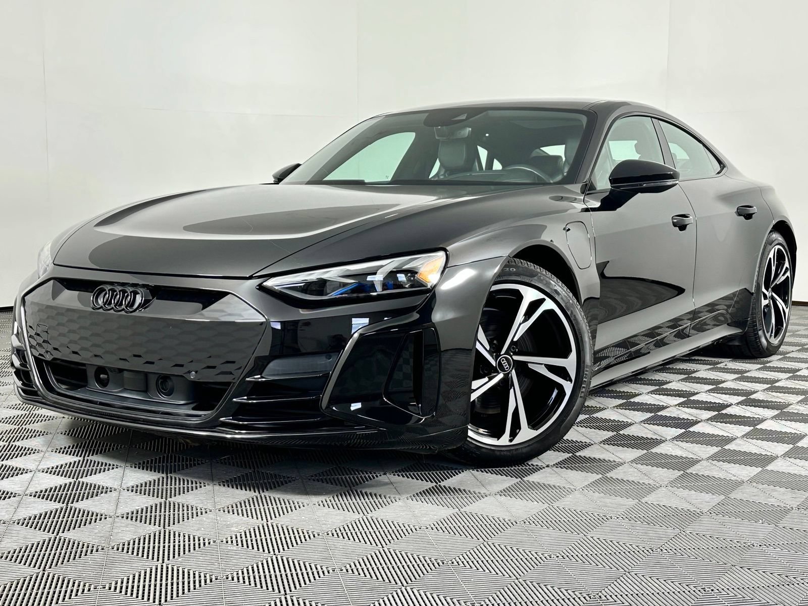 Used 2023 Audi e-tron GT Premium Plus w/ Performance Package AWD/4WD image 41