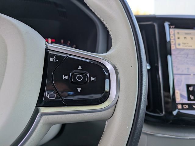 Used 2023 Volvo XC60 B5 Plus image 35