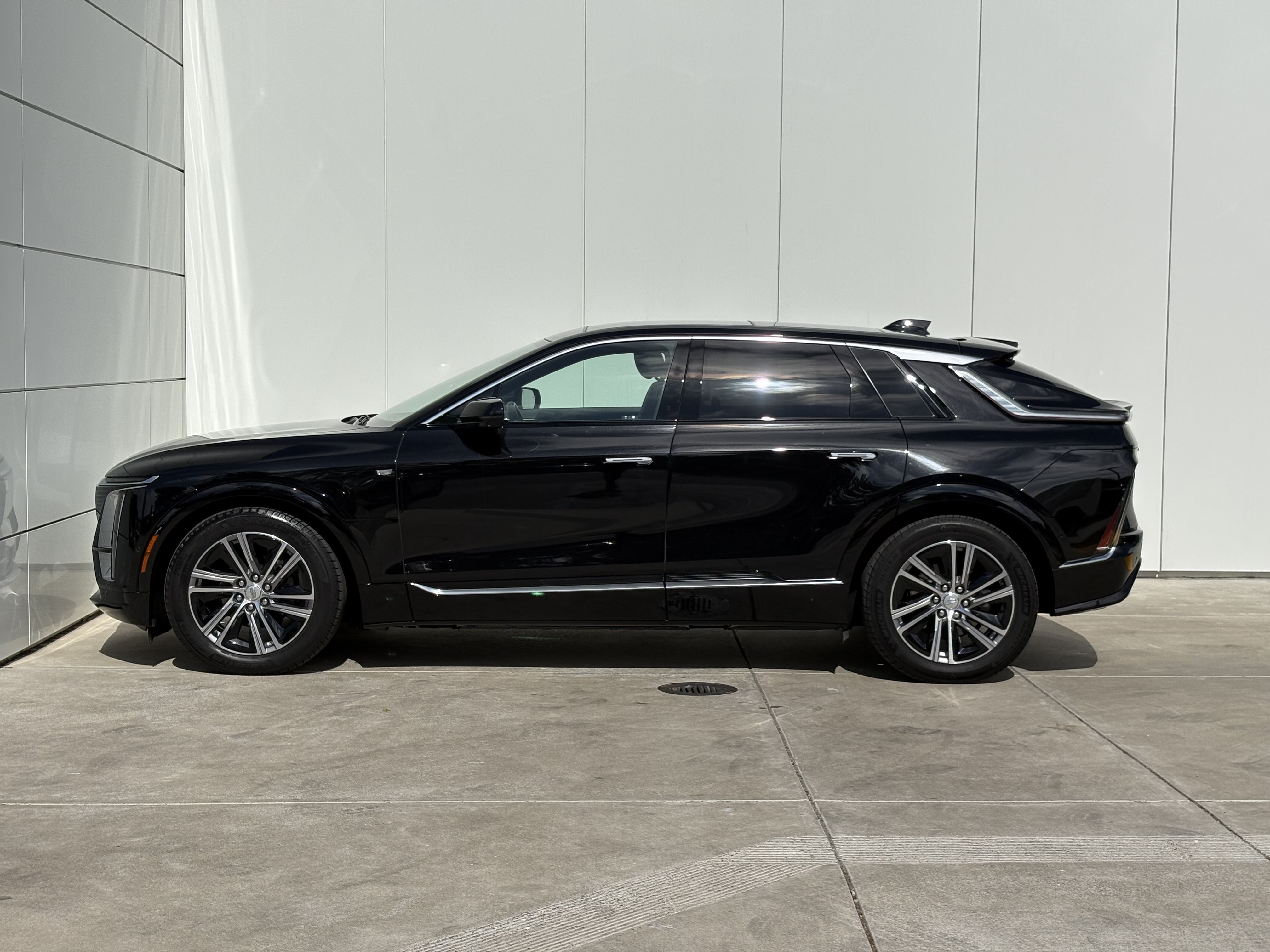 Used 2024 Cadillac Lyriq Luxury RWD image 4