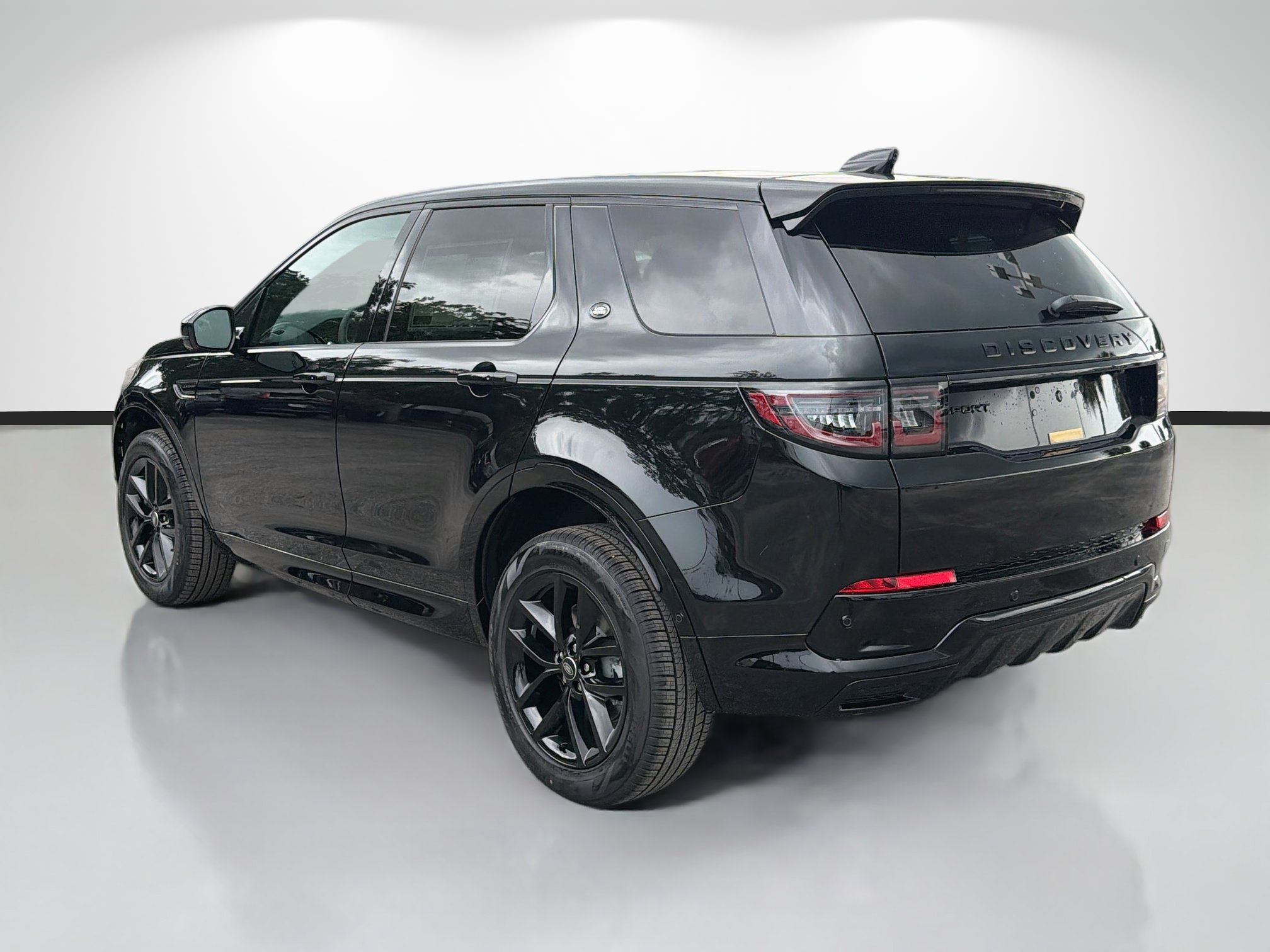 New 2026 Land Rover Discovery Sport Landmark AWD/4WD image 3