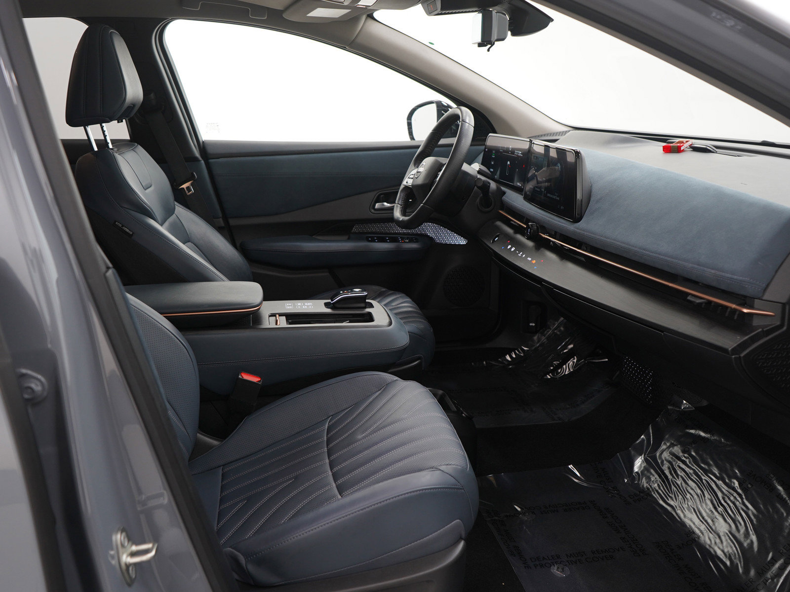 Used 2024 Nissan Ariya AWD image 12