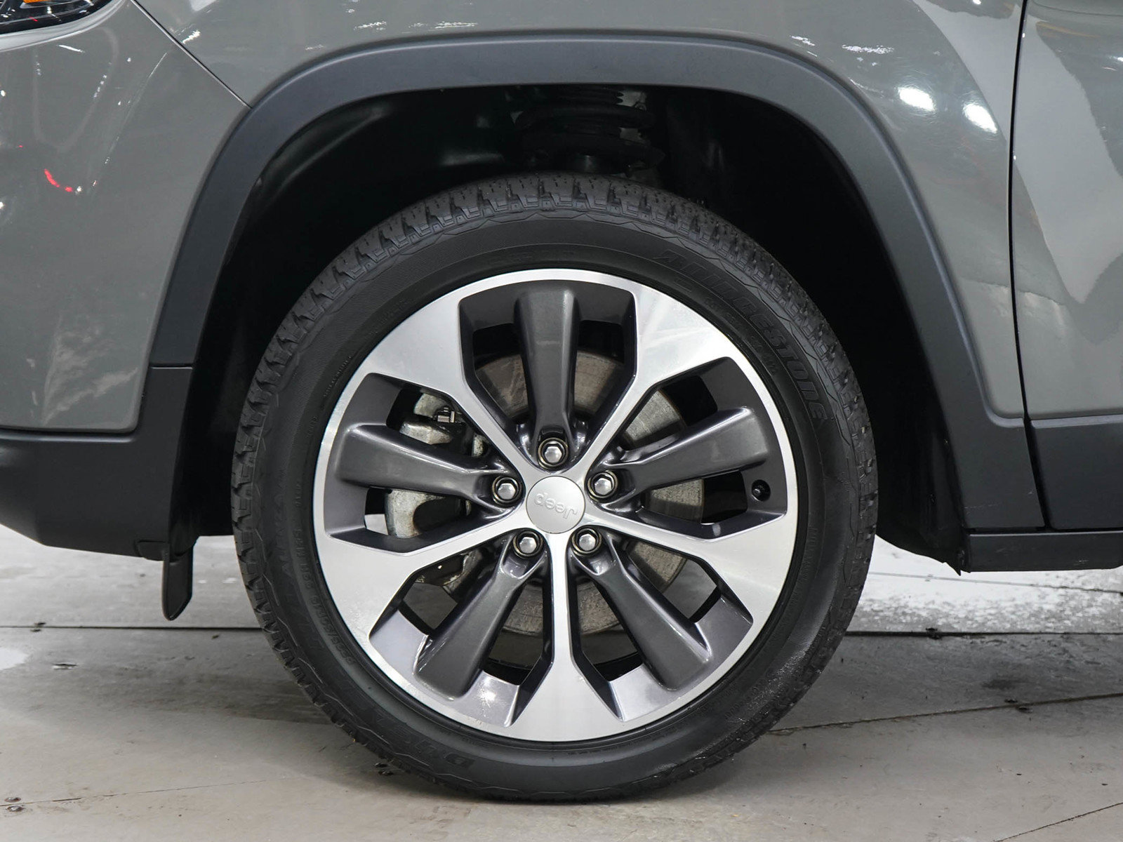 Used 2022 Jeep Cherokee Limited w/ Elite Package AWD/4WD image 29