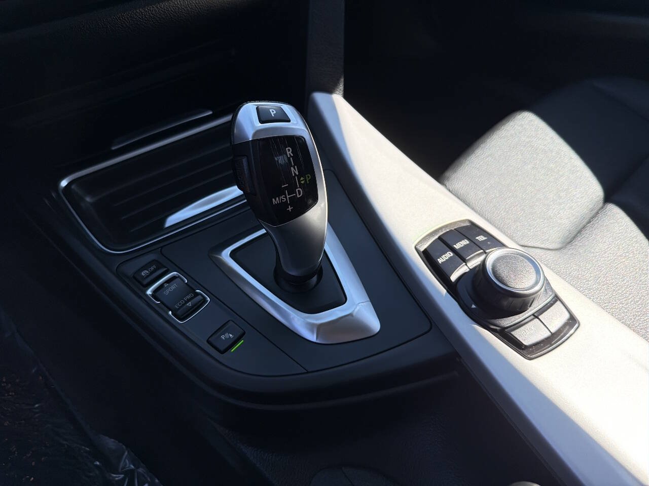 Used 2014 BMW 320i Sedan RWD image 30
