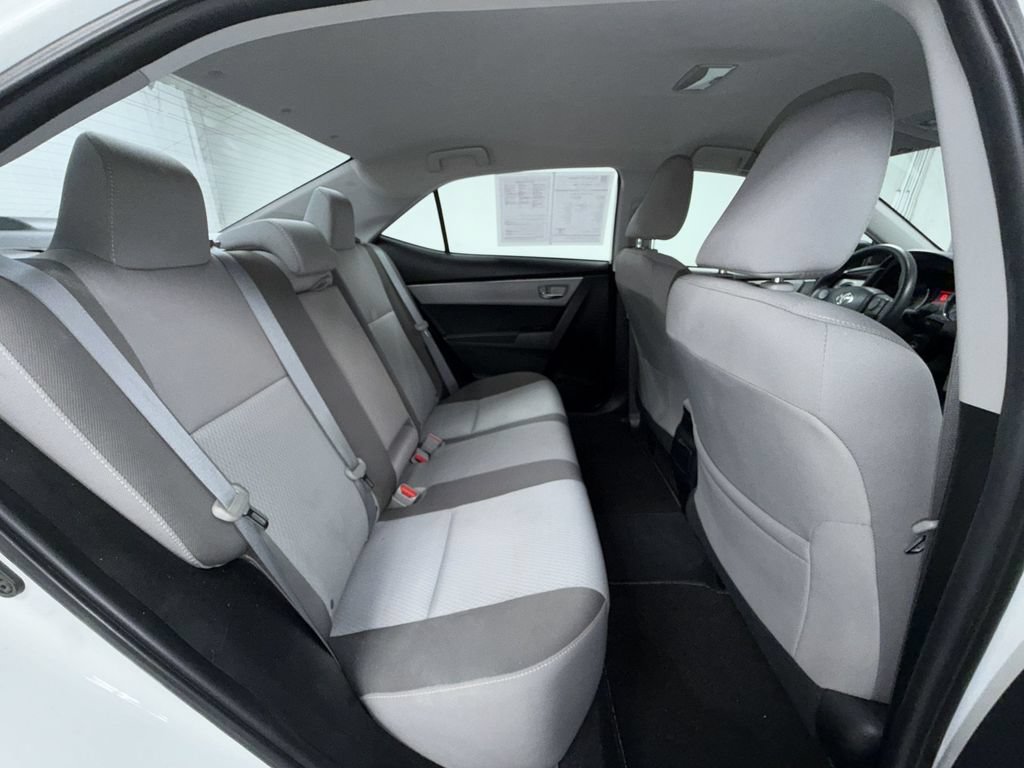 Used 2017 Toyota Corolla LE w/ Carpet Mat Package (TMS) FWD image 17
