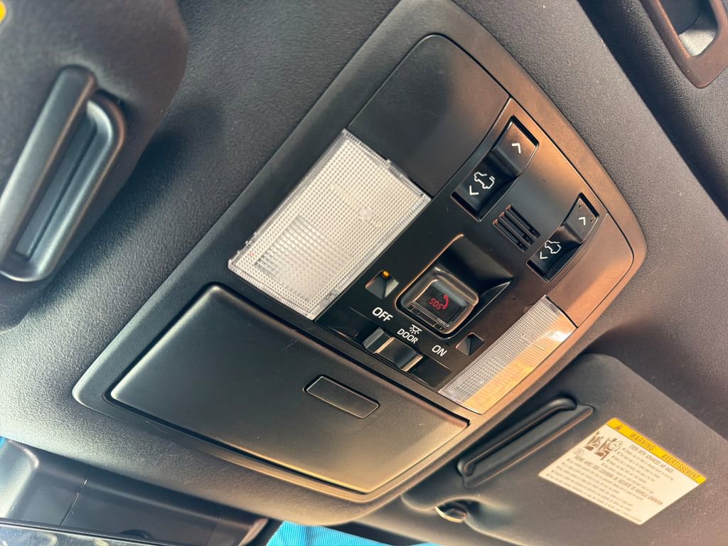 Used 2023 Lexus GX 460 w/ Black Line Special Edition image 30