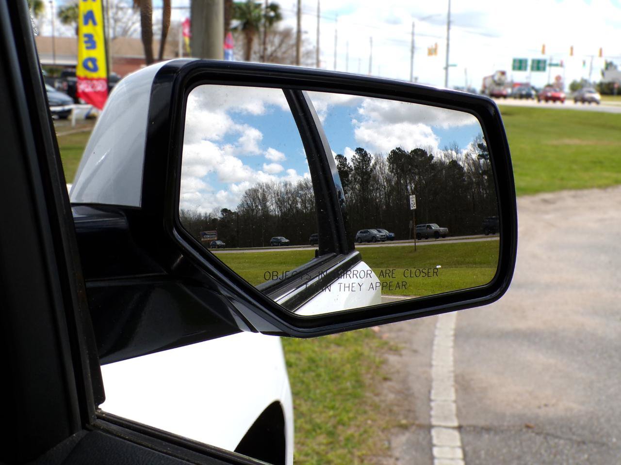 Used 2018 Chevrolet Suburban LT RWD image 29