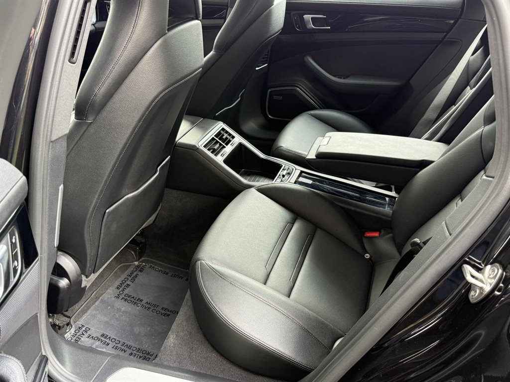 Used 2017 Porsche Panamera 4 AWD/4WD image 10