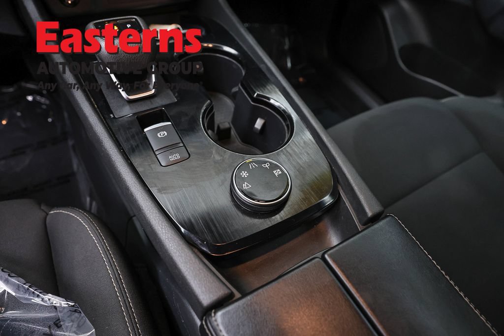 Used 2024 Nissan Rogue S AWD/4WD image 21