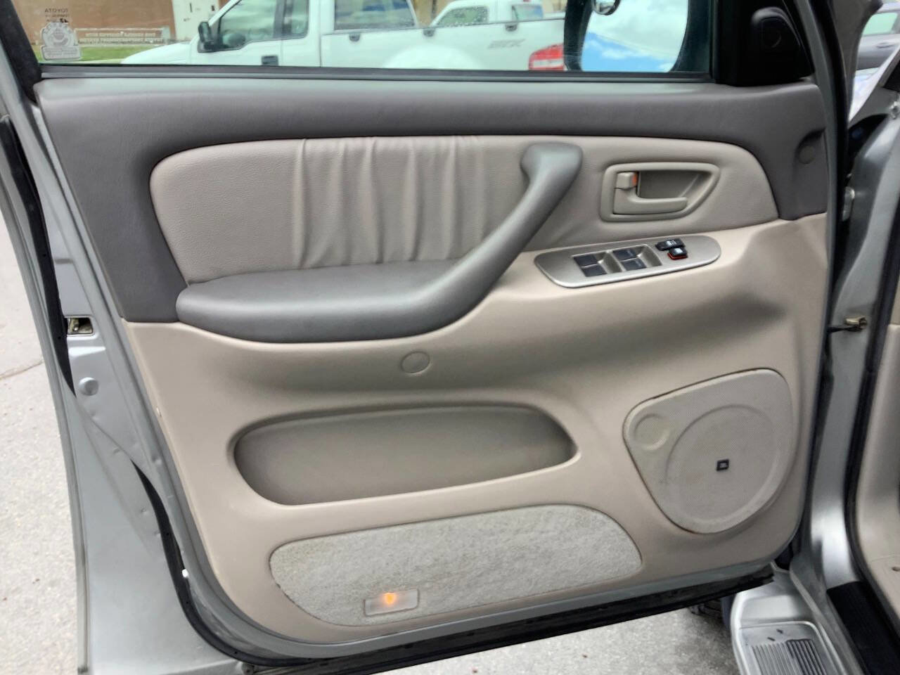 Used 2006 Toyota Sequoia Limited image 23