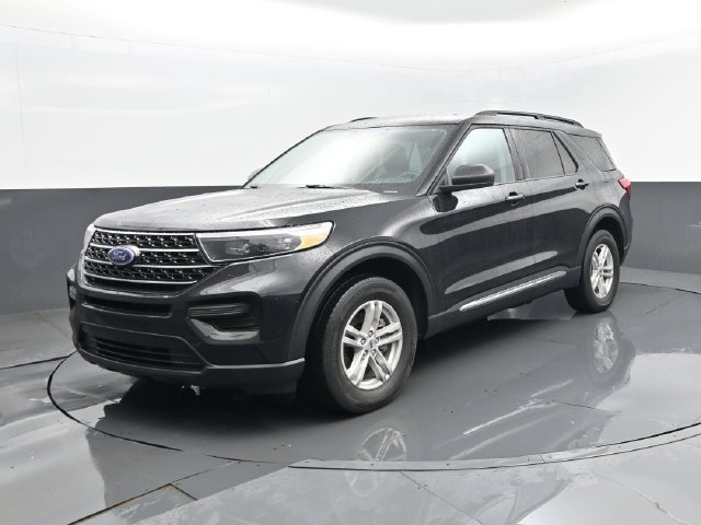 Used 2021 Ford Explorer XLT w/ Class III Trailer Tow Package AWD/4WD image 2