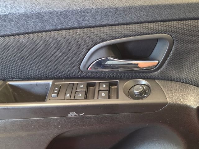 Used 2015 Chevrolet Cruze LT image 25