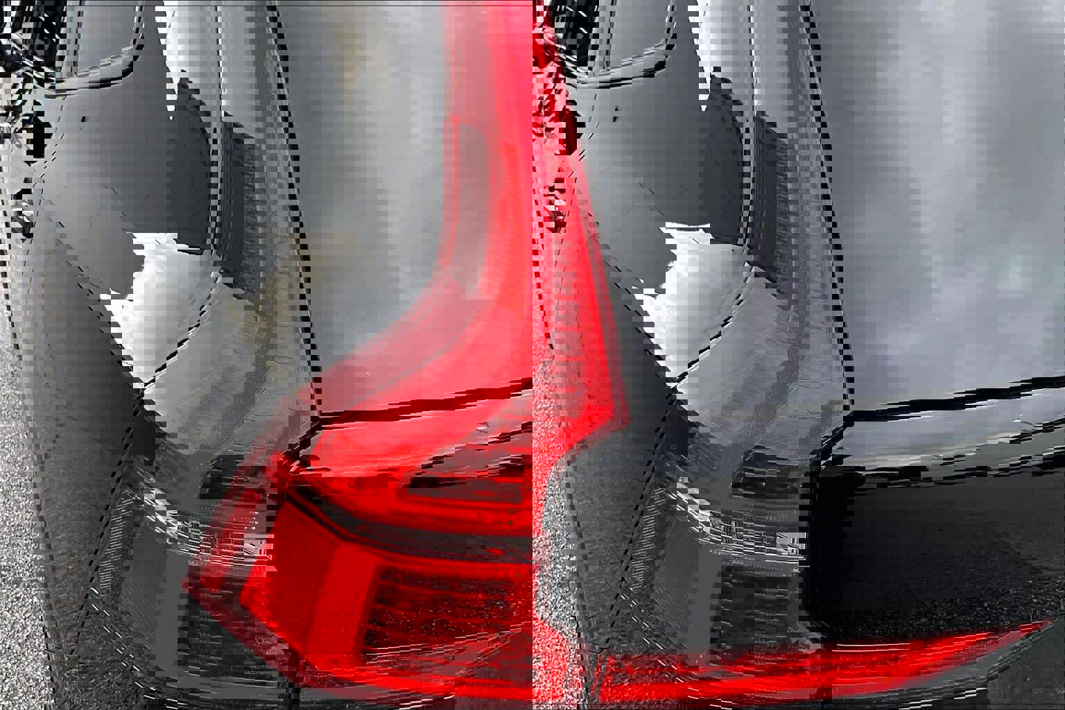 Used 2024 Volvo XC60 T8 Ultimate image 28