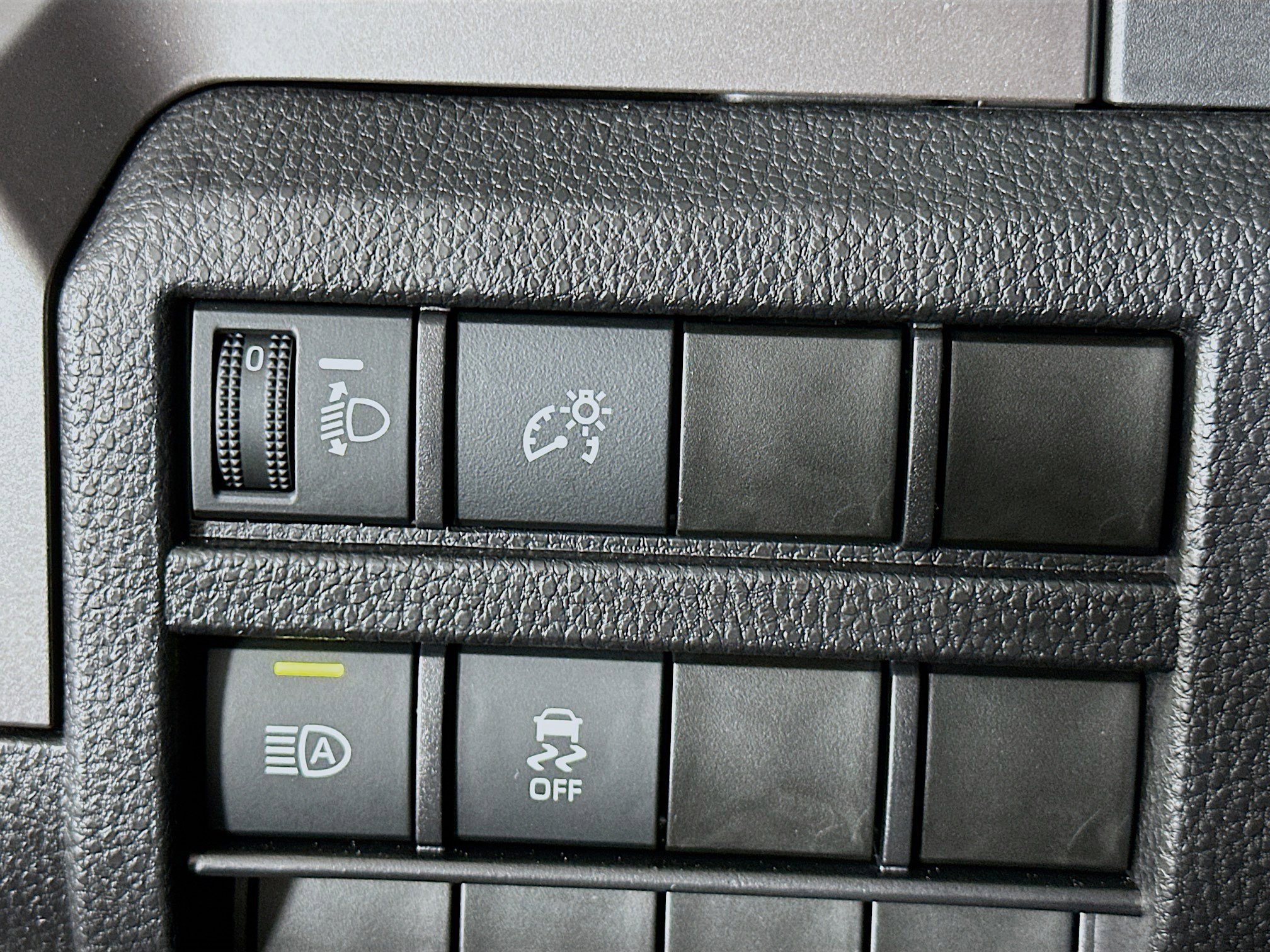 Used 2025 Toyota Tacoma SR5 image 17