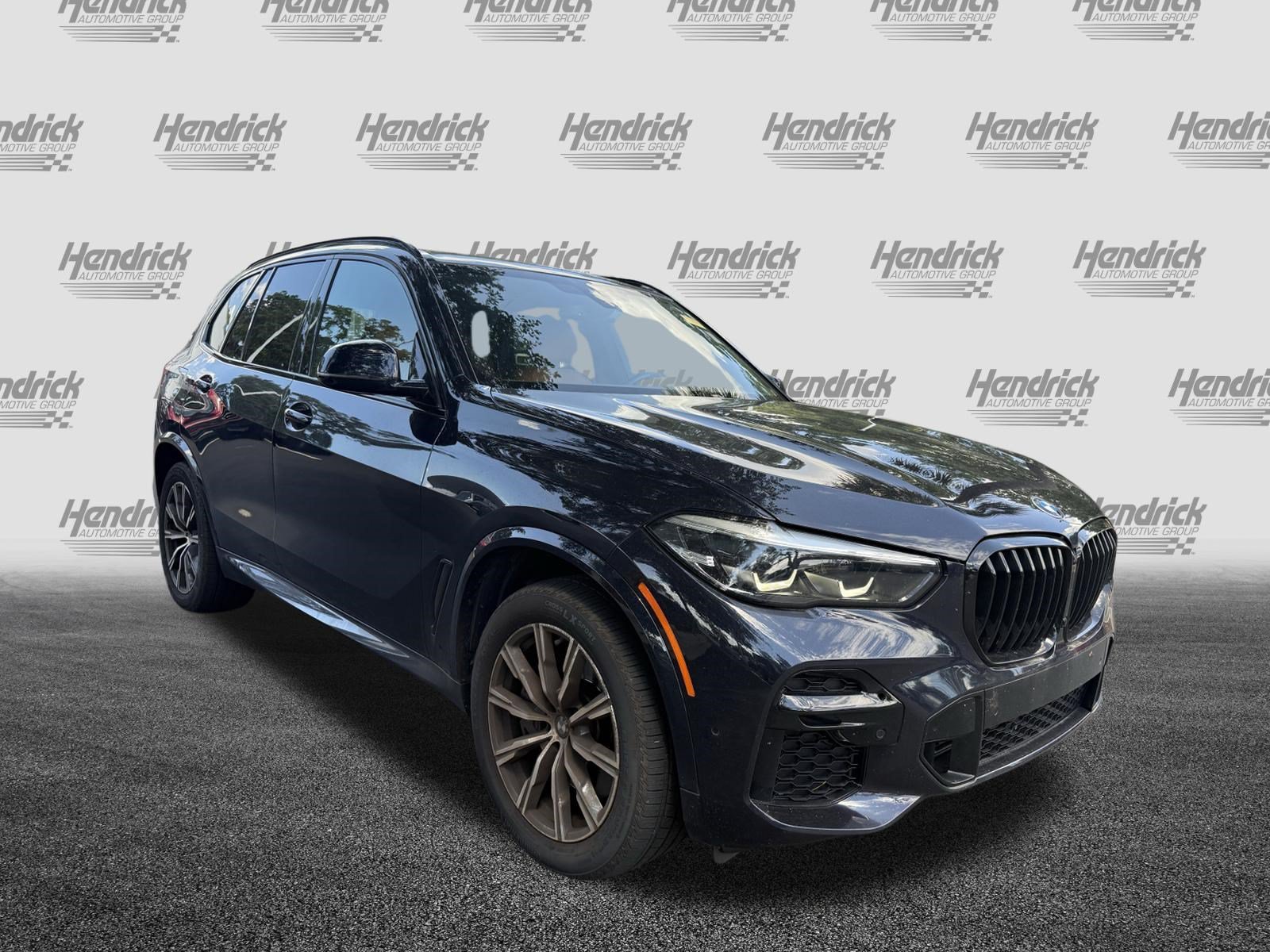Used 2022 BMW X5 M50i AWD/4WD image 2