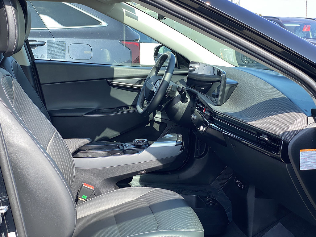 Used 2025 Kia EV6 Wind RWD image 27