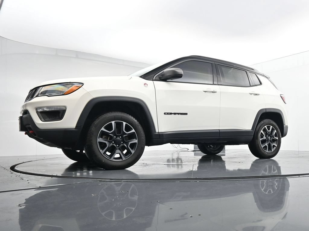 Used 2019 Jeep Compass Trailhawk w/ Popular Equipment Group AWD/4WD image 31