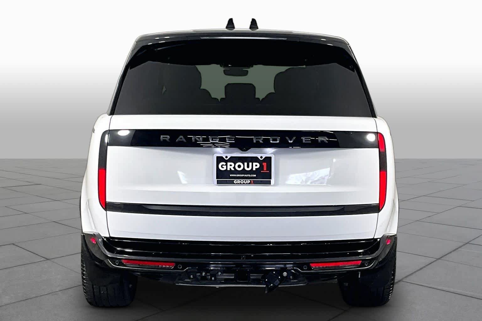 Used 2025 Land Rover Range Rover SE AWD/4WD image 5