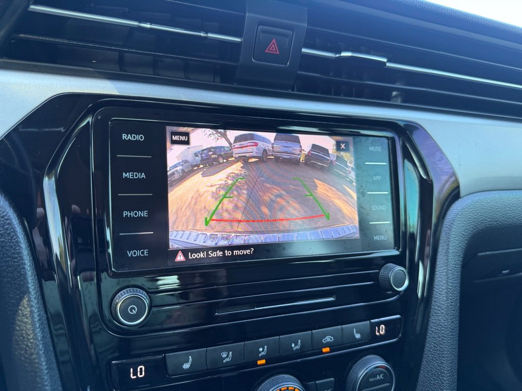 Used 2021 Volkswagen Passat 2.0T SE FWD image 28