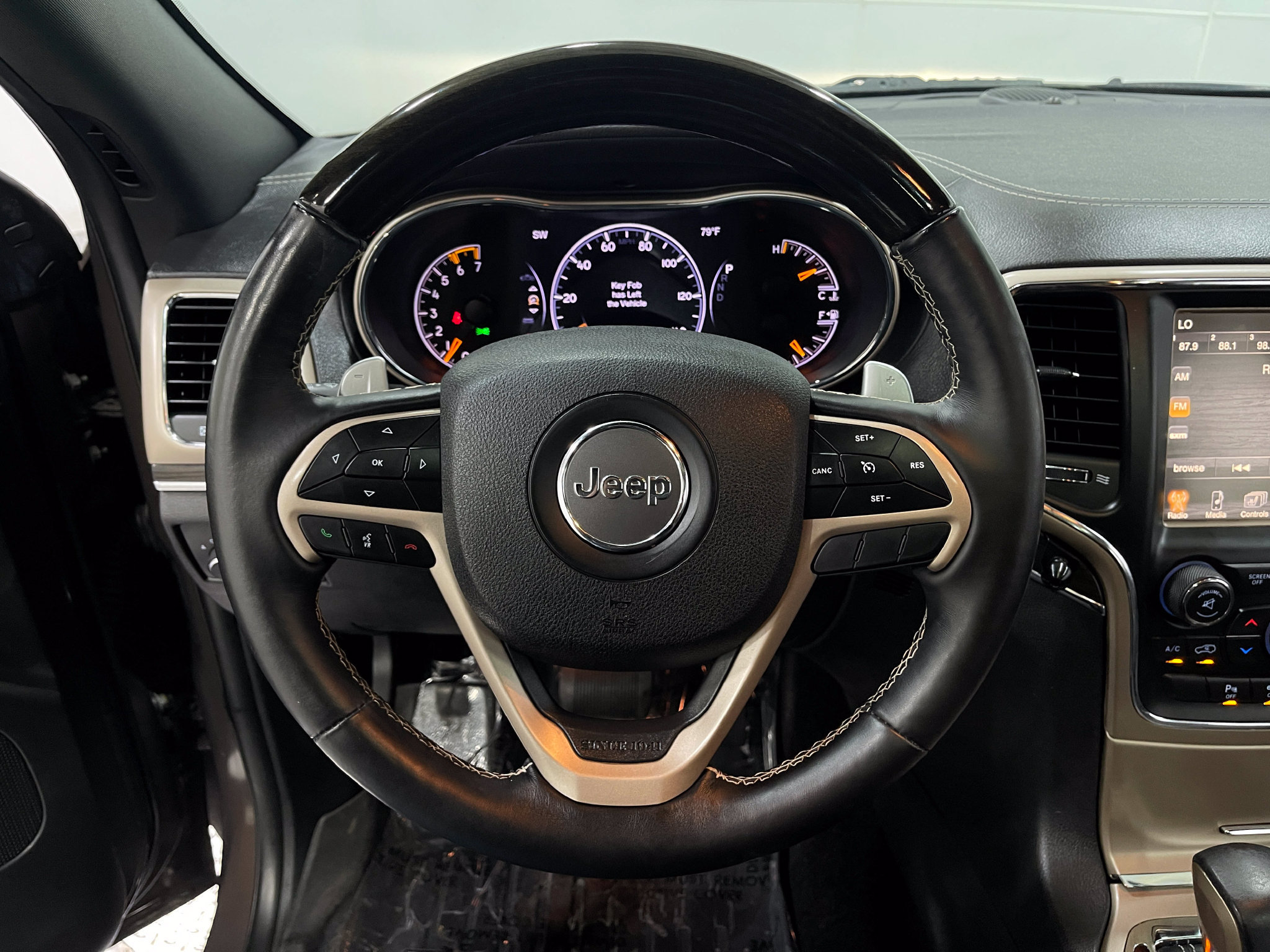 Used 2017 Jeep Grand Cherokee Overland AWD/4WD image 21