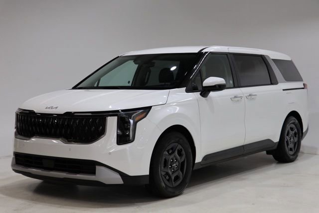 Used 2025 Kia Carnival image 3