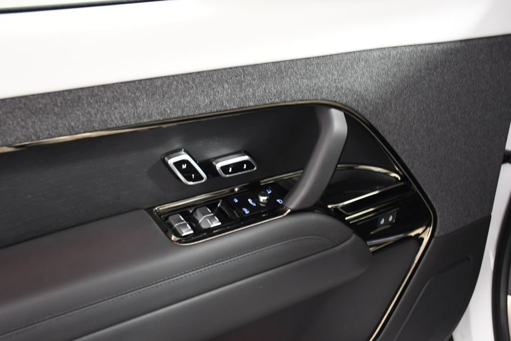 Certified 2025 Land Rover Range Rover Sport Autobiography AWD/4WD image 15
